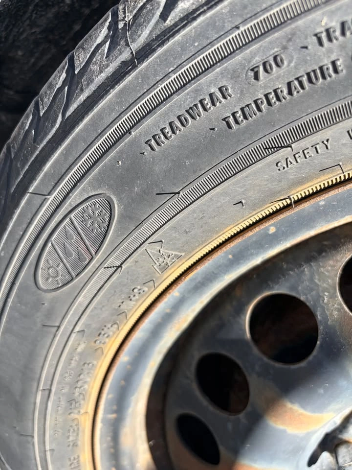 215/60R16 Goodyear Assurance WeatherReady Tires on 5x105 Rims - photo 3
