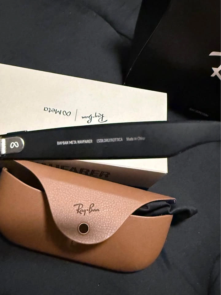 Ray-Ban Meta Wayfarer Smart Glasses - photo 2