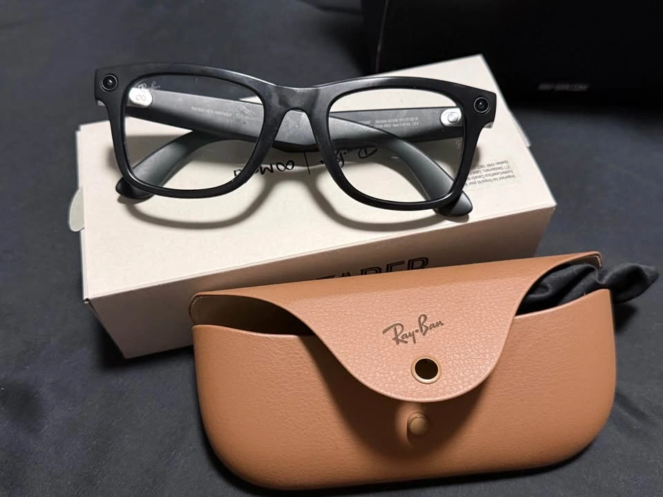 Ray-Ban Meta Wayfarer Smart Glasses - photo 3