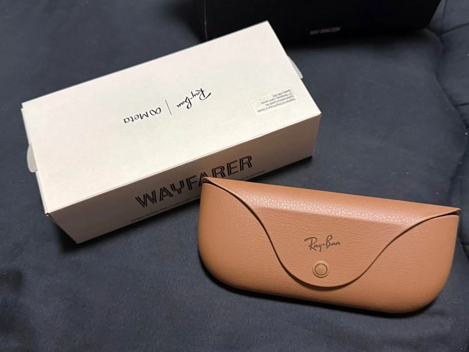 Ray-Ban Meta Wayfarer Smart Glasses - photo 4