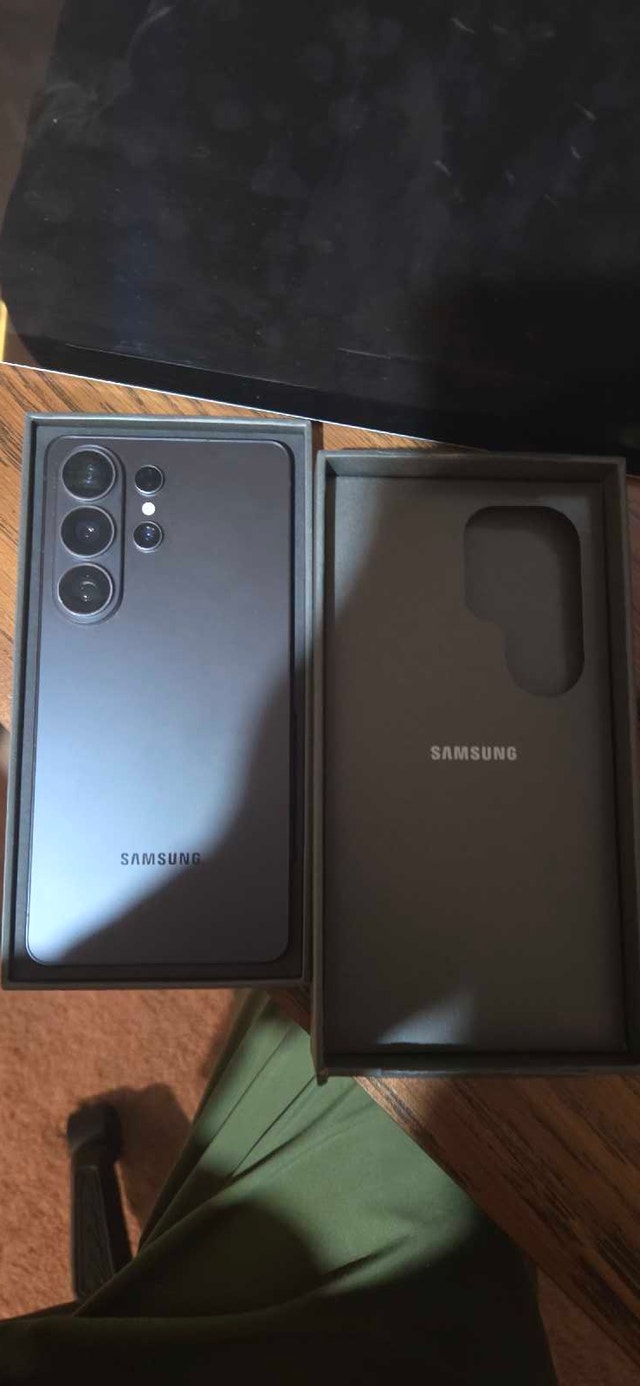Samsung S26 Ultra Unlocked - Black - Comes with case ! - photo 3