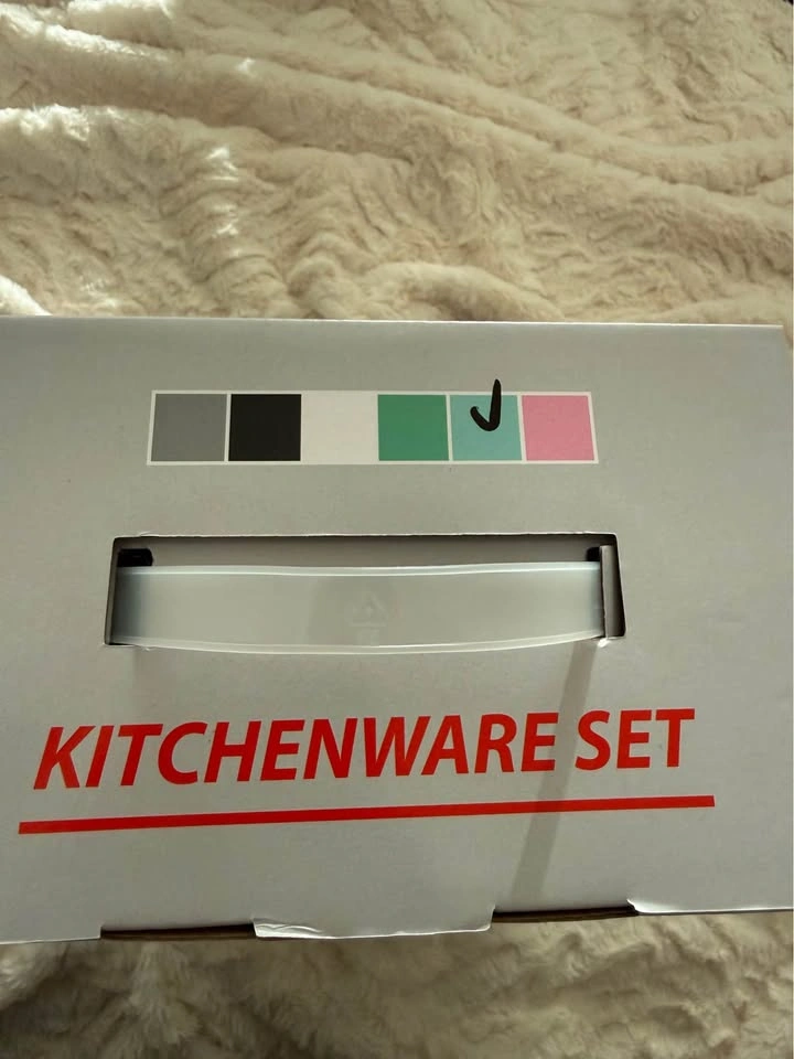 Kitchenware Set with Knives and Cutting Board - photo 5