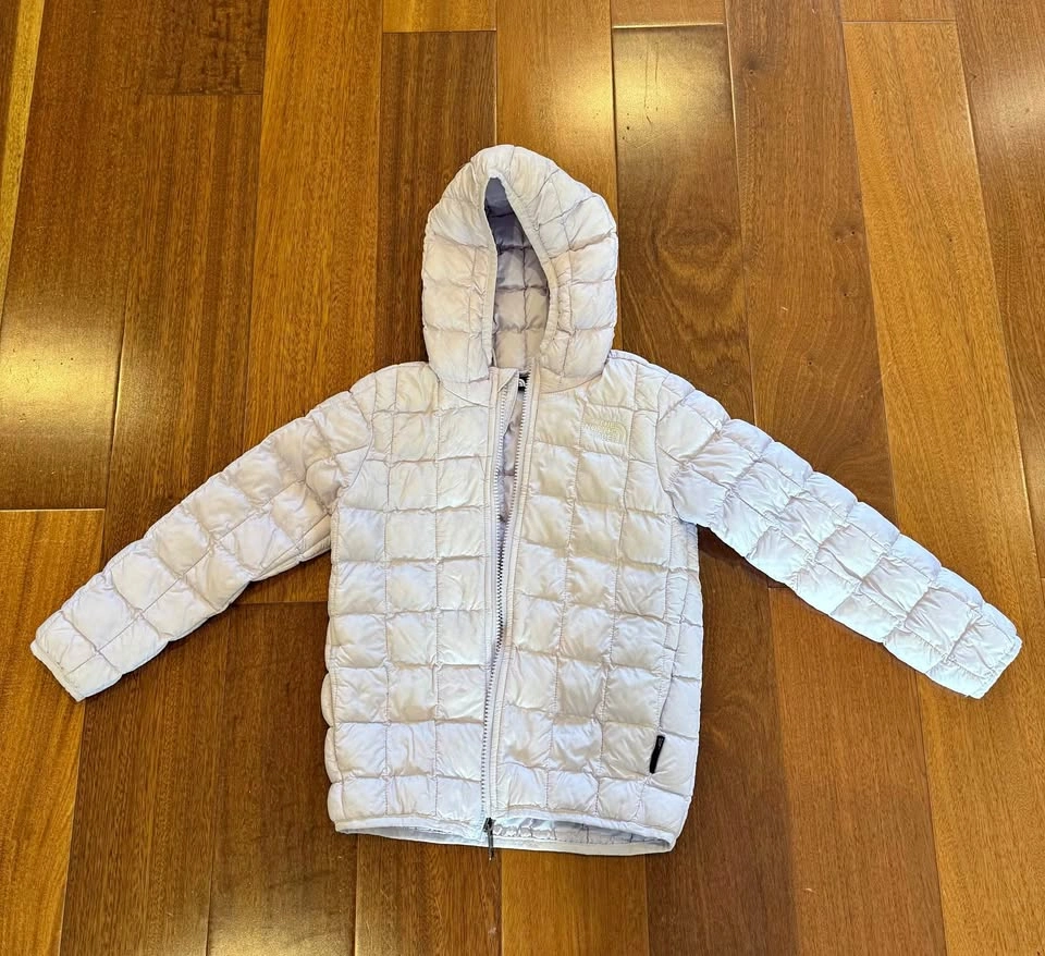 North Face kid’s puffer jacket size 5