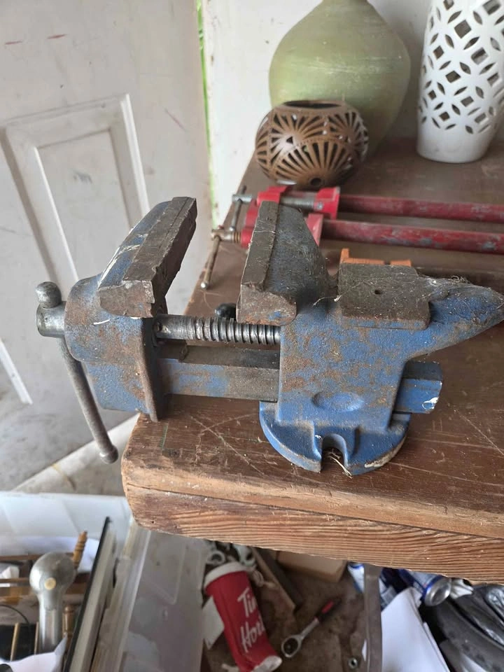 cast-iron bench vise with anvil