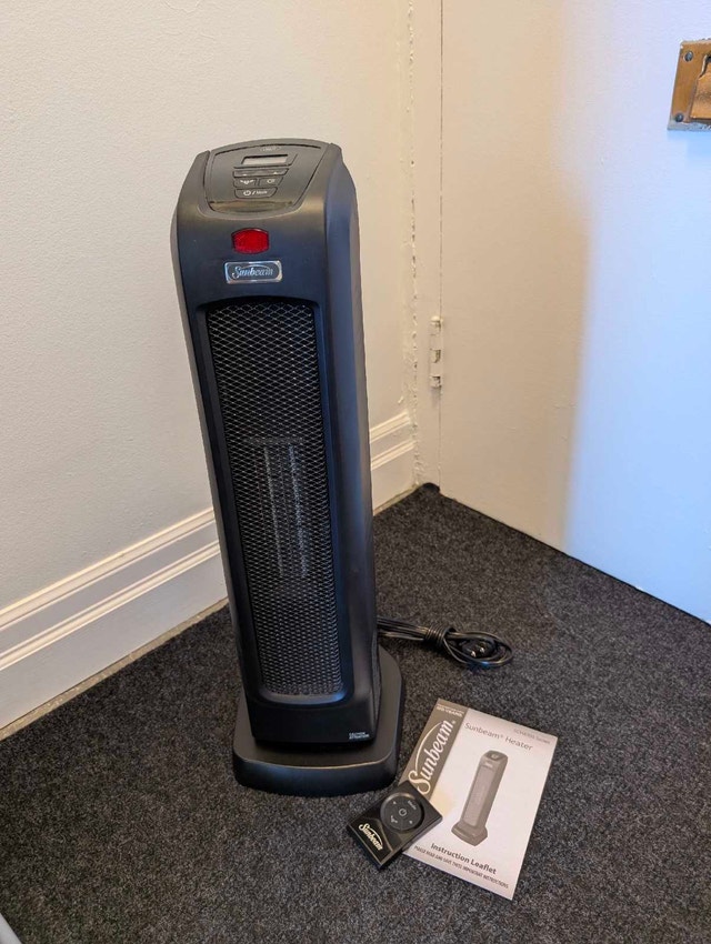Sunbeam Digital Tower Heater with Remote – Great Condition - photo 2
