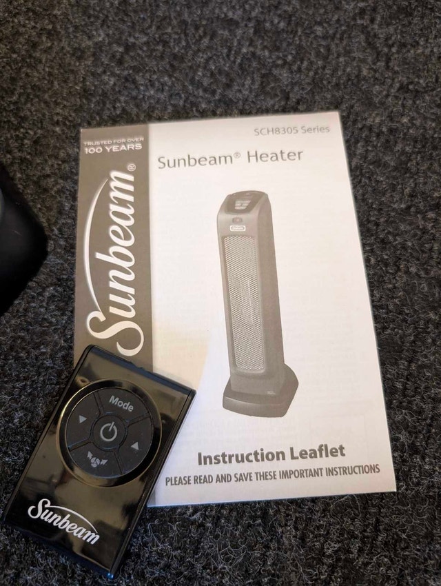 Sunbeam Digital Tower Heater with Remote – Great Condition - photo 3