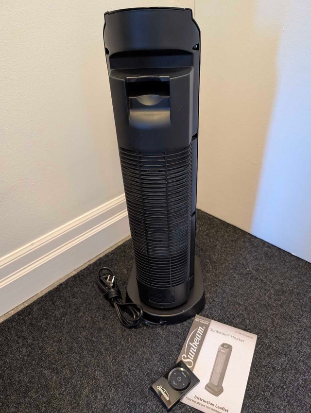 Sunbeam Digital Tower Heater with Remote – Great Condition - photo 4