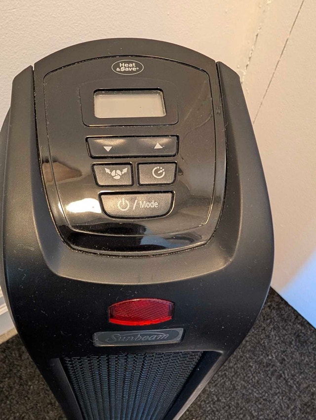 Sunbeam Digital Tower Heater with Remote – Great Condition - photo 5