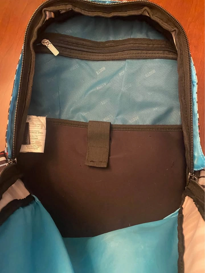🎒 Roots Striped Backpack – Like New, Lots of Compartments! - photo 3