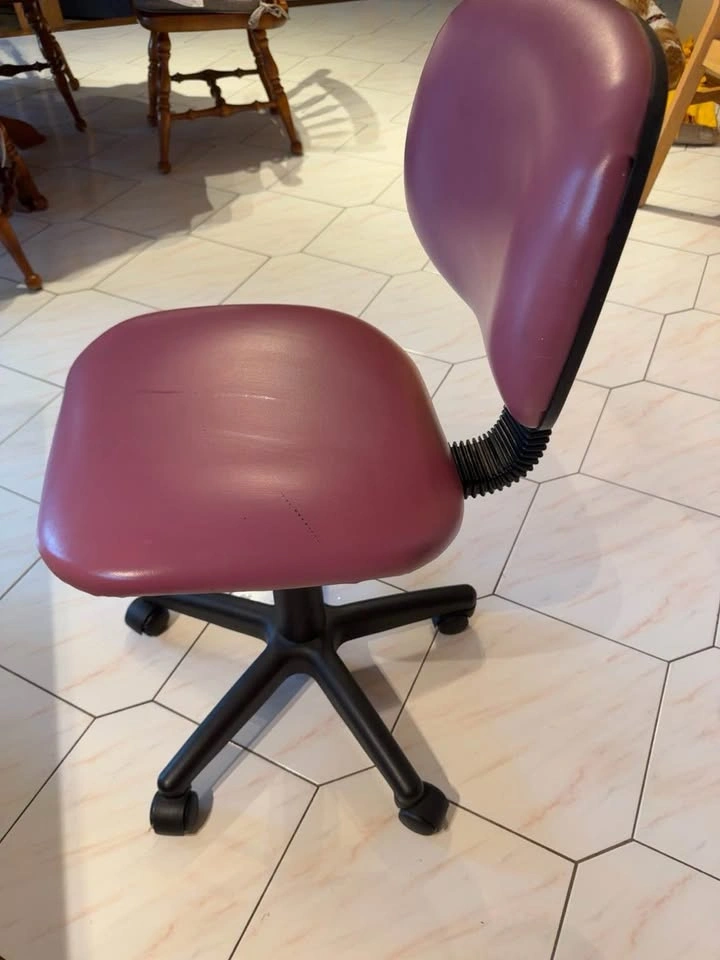 Office Task Chair – Adjustable Height – Good Condition - photo 2