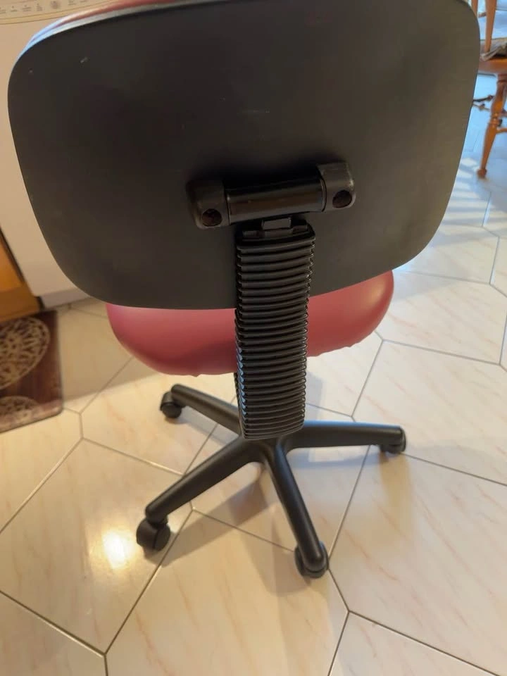 Office Task Chair – Adjustable Height – Good Condition - photo 3