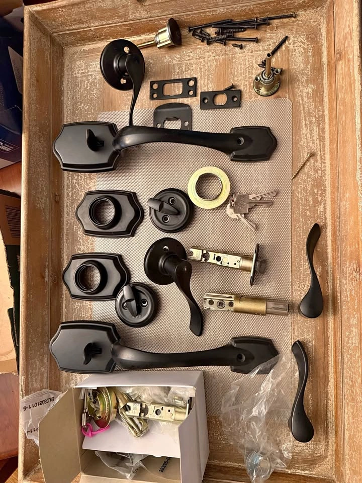 2 Weiser Brentwood x Belmont Matte Black Handlesets