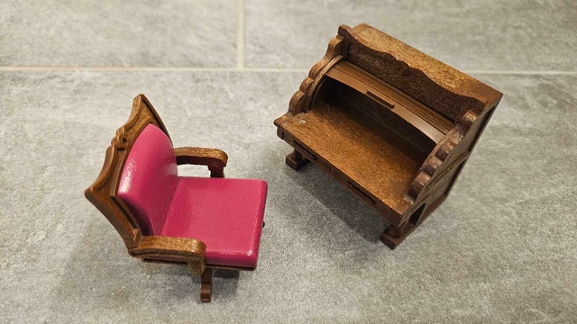 Sylvanian Families Writing Desk and Chair