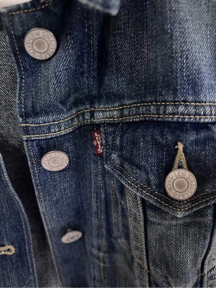 Levi's Women's Blue Denim Jacket - Classic Trucker Style xs - photo 2