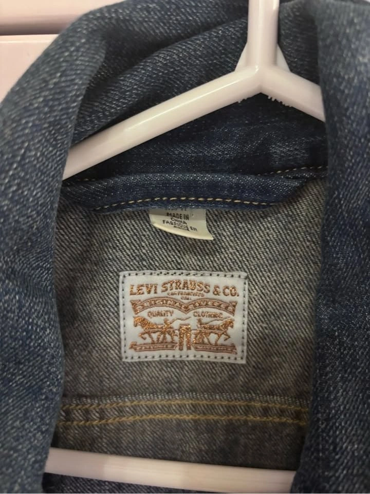 Levi's Women's Blue Denim Jacket - Classic Trucker Style xs - photo 3