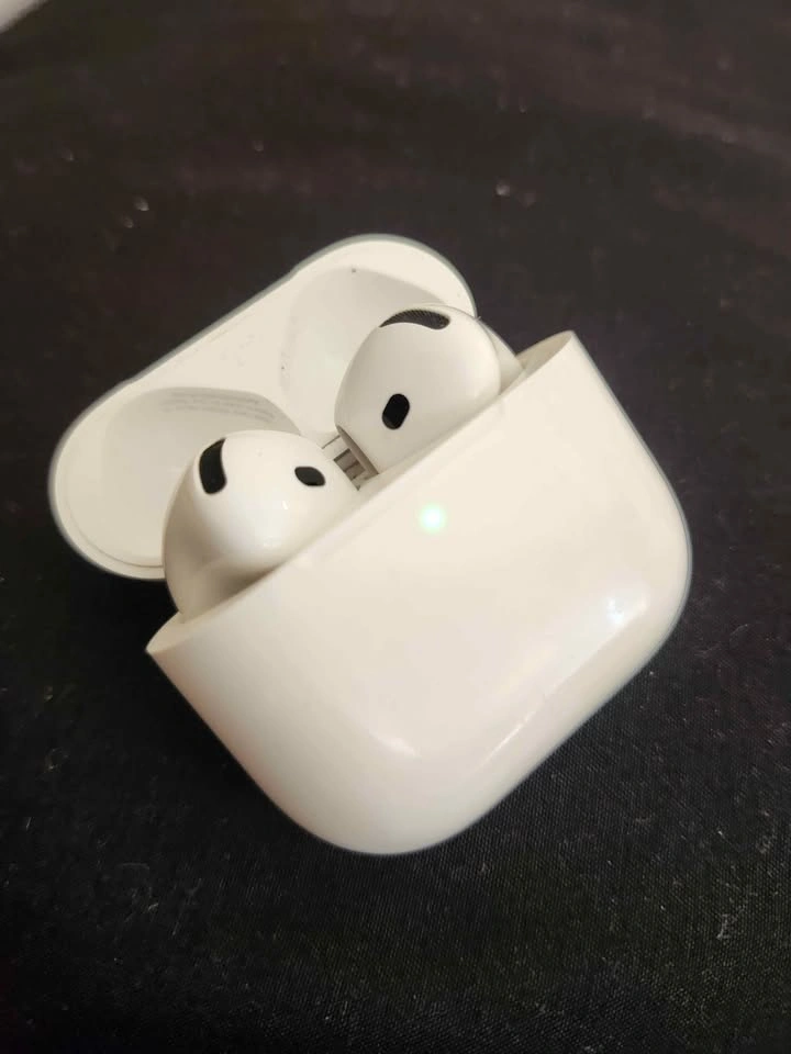Apple AirPods 4 with Active Noise Cancellation - photo 4