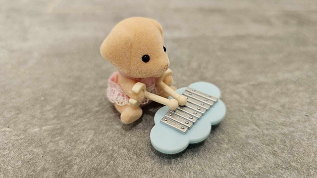 Sylvanian Families Baby Band Series – Yellow Labrador Puppy