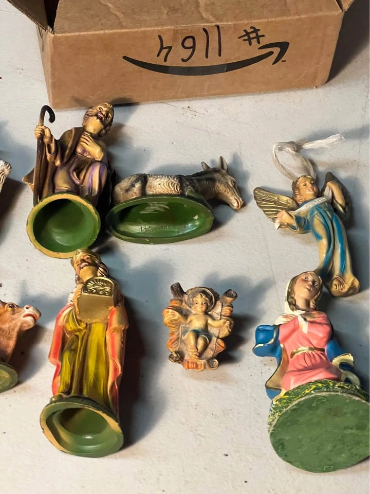 Vintage Fontanini 11-Piece Nativity Set Made in Italy - photo 2