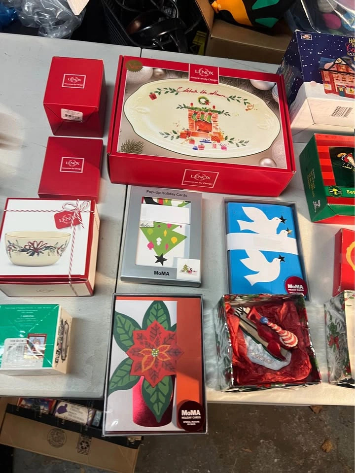 Christmas Holiday Decor Lot - Lenox, MoMA, Peanuts - photo 4