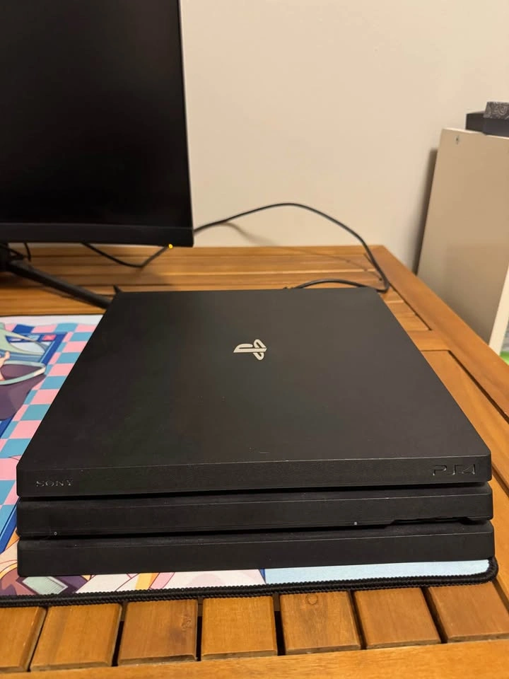 PS4 Pro 1TB Bundle + Camo Controller + 3 Games – Fully Tested - photo 2