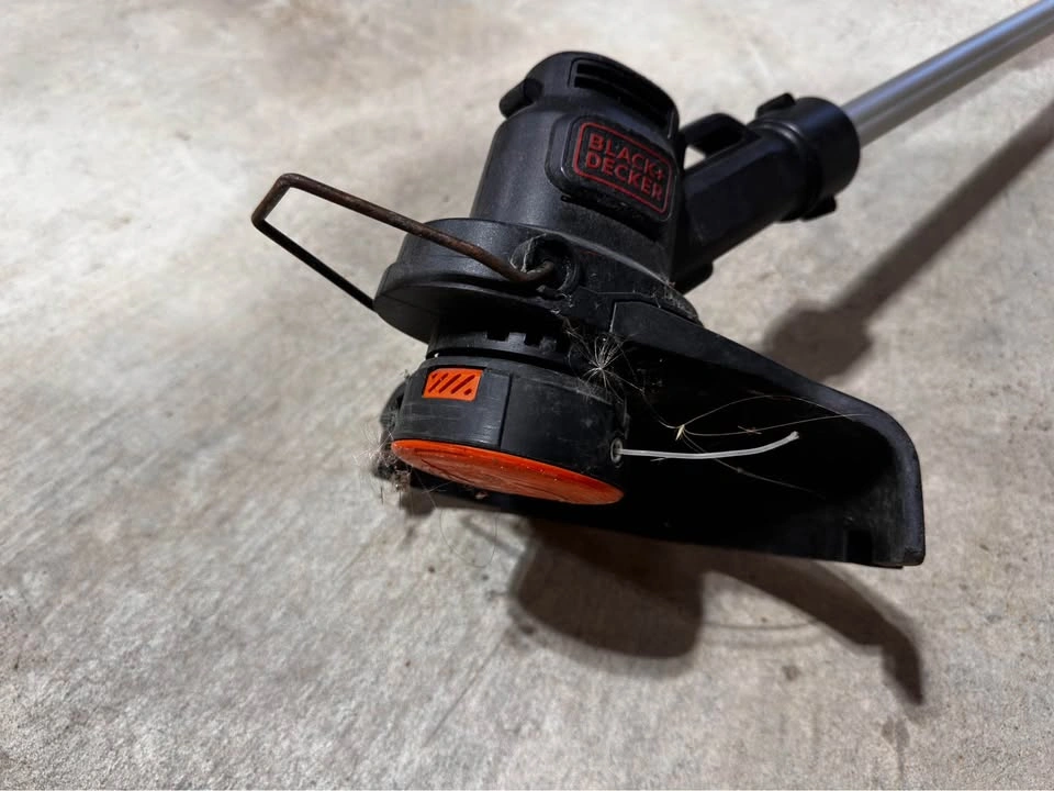 Black+Decker LST201 20V Max String Trimmer (Tool Only) - photo 2
