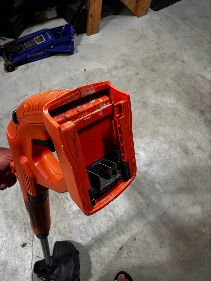Black+Decker LST201 20V Max String Trimmer (Tool Only) - photo 4