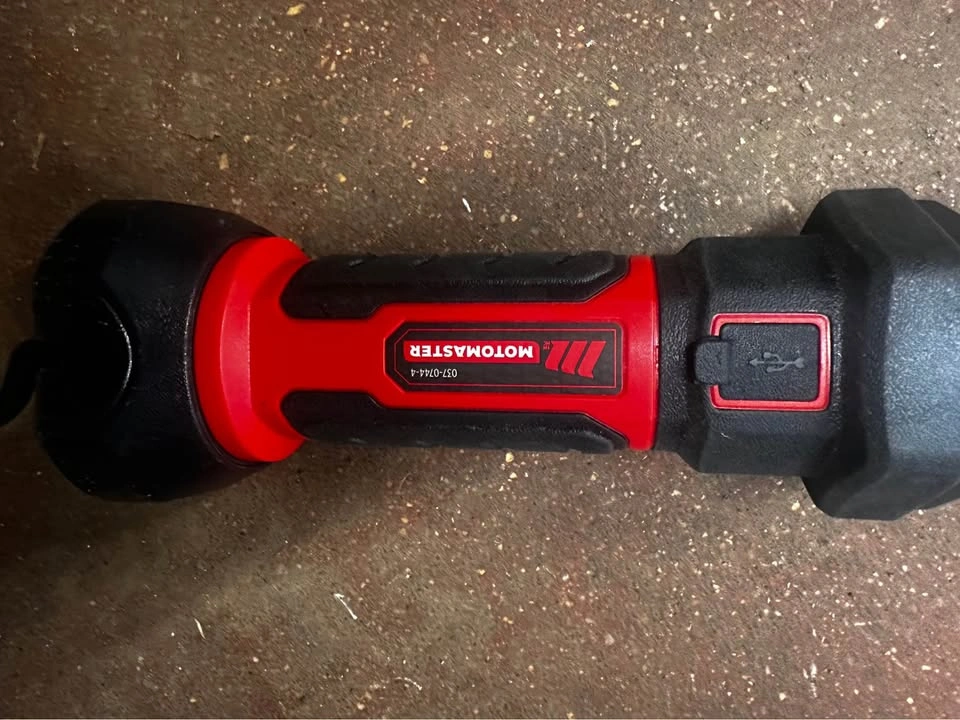 MotoMaster Under-Hood Work Light - photo 4