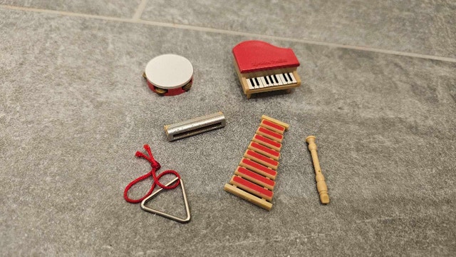 Sylvanian Families Music Lesson Instrument Lot