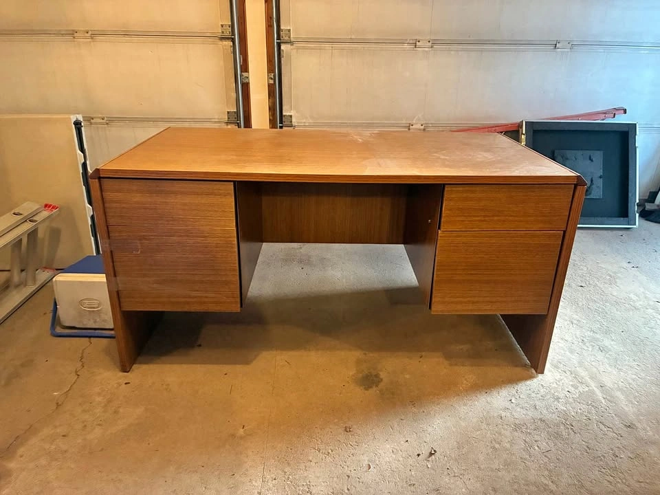 Modern Style Wood Executive Desk
