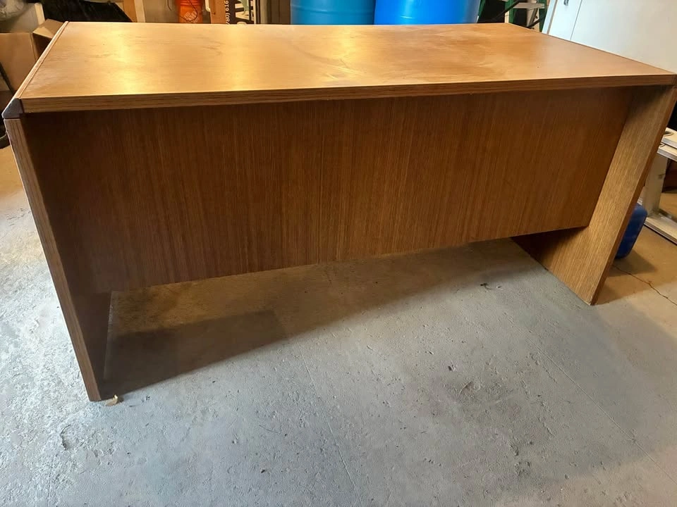 Modern Style Wood Executive Desk - photo 4
