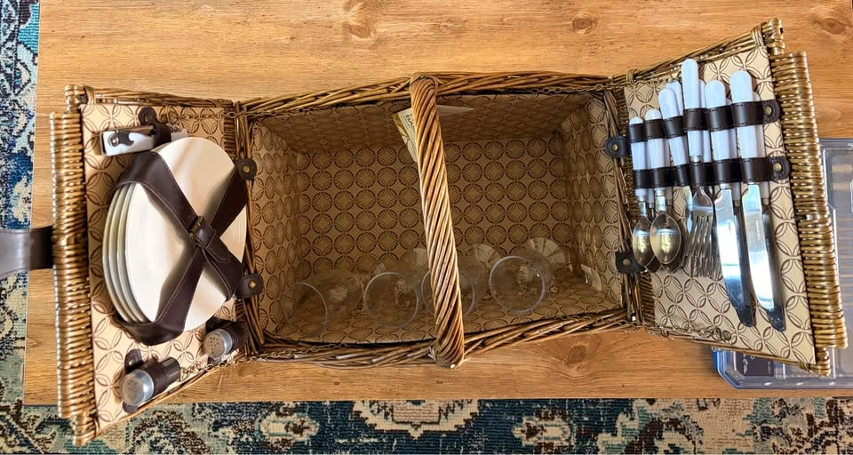 Wicker Picnic Basket Set for 4 - photo 3