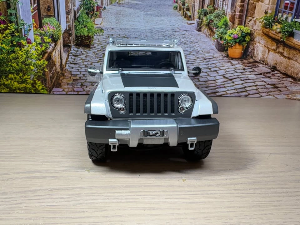 1:18 Brand New Jeep Rescue Concept diecast Model car - photo 3