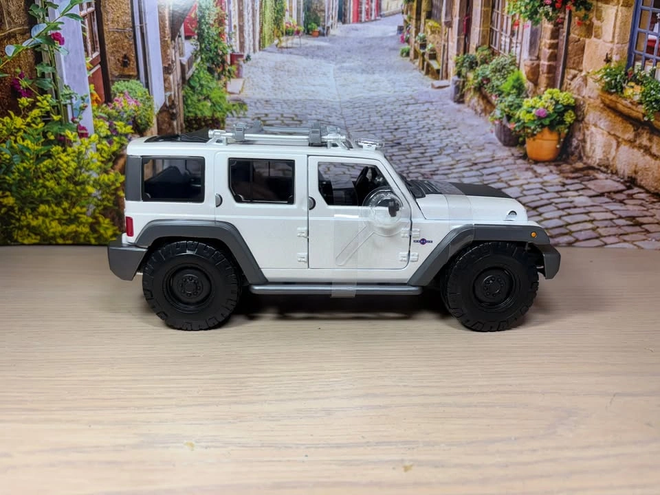 1:18 Brand New Jeep Rescue Concept diecast Model car - photo 4