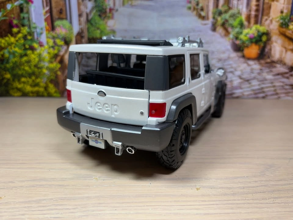 1:18 Brand New Jeep Rescue Concept diecast Model car - photo 5