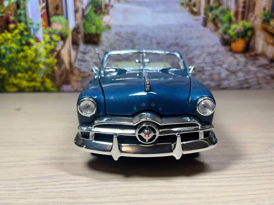 1:18 Brand New 1949 Ford convertible diecast Model - photo 2