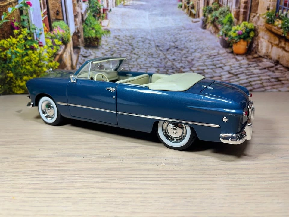 1:18 Brand New 1949 Ford convertible diecast Model - photo 5