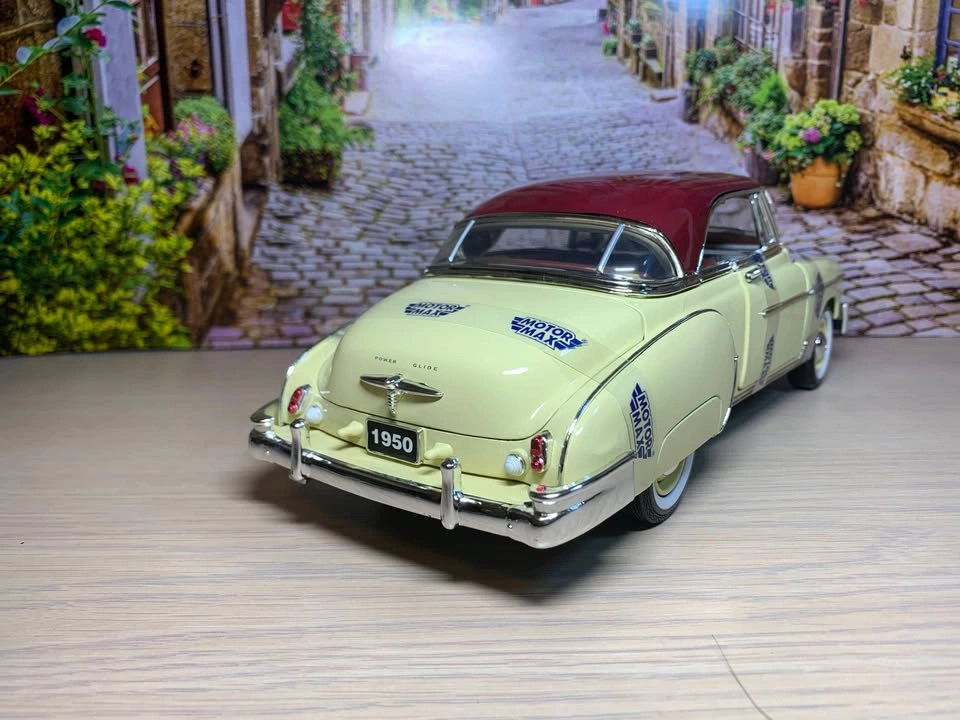 1:18 1950 Chevy Bel Air Premiere Collection Diecast Model - photo 4
