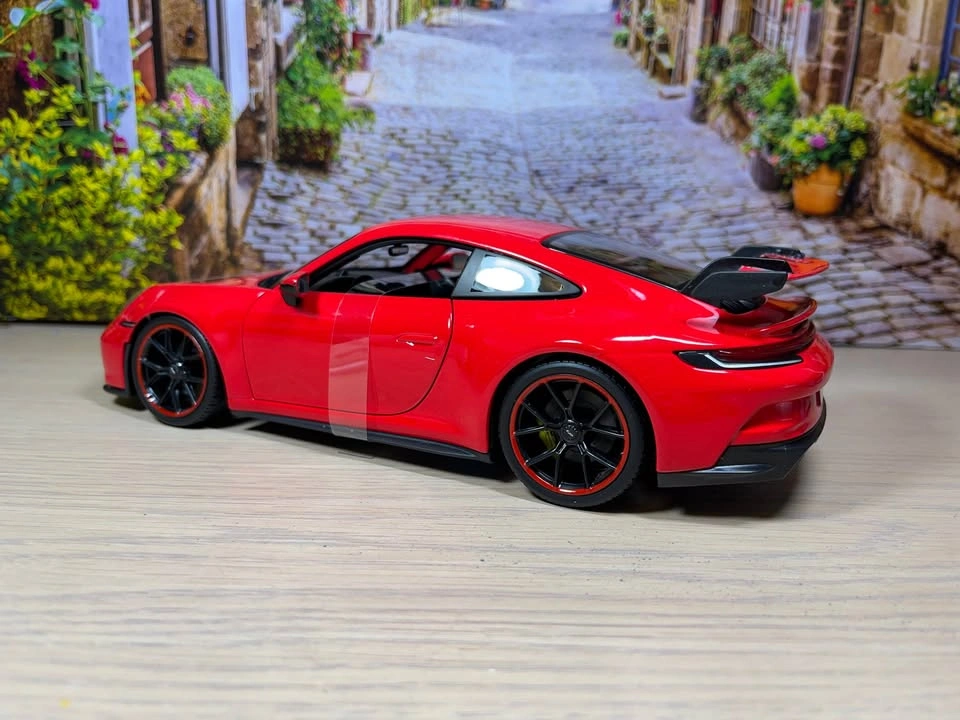 1:18 2022 Porsche 911 GT3 (992) Red Diecast Model Car - photo 5