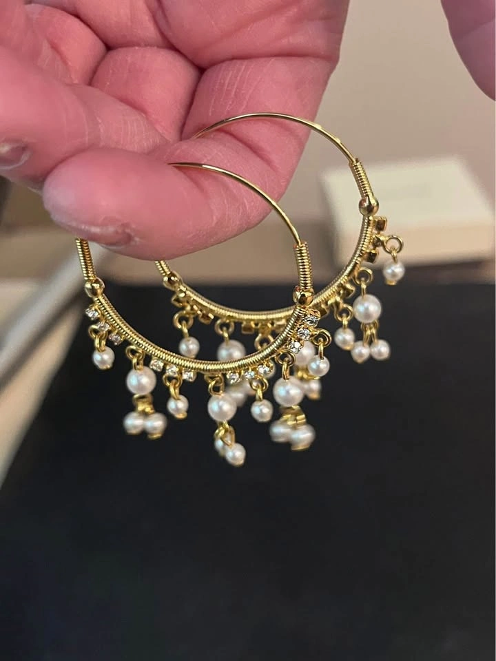 Gold Tone Hoop earrings with pearls - photo 4