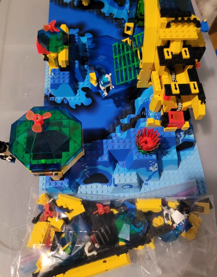 LEGO Aquanauts Neptune Discovery Lab (6195) 1995 80% Complete - photo 2