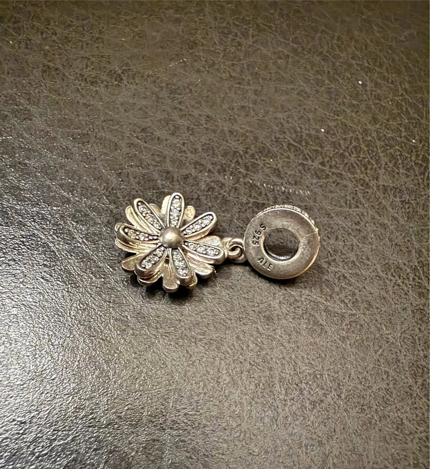 Pandora Sparkling Daisy Flower Dangle Charm