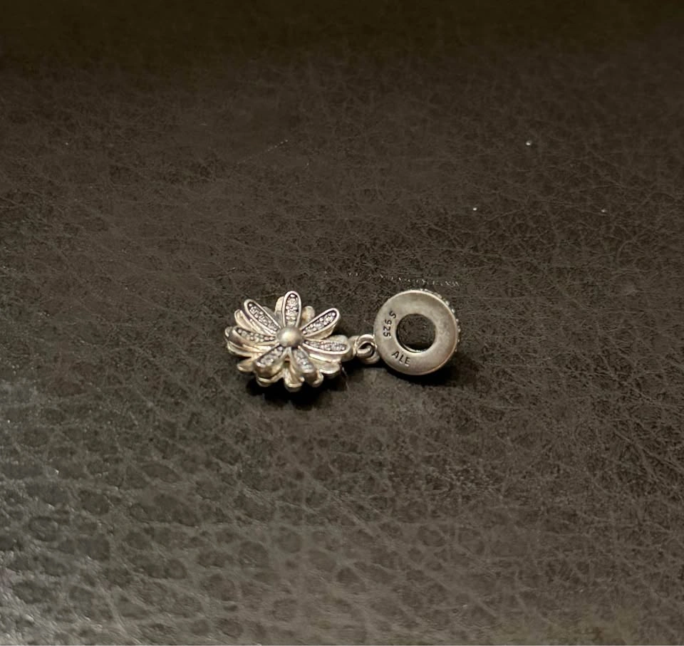Pandora Sparkling Daisy Flower Dangle Charm - photo 3