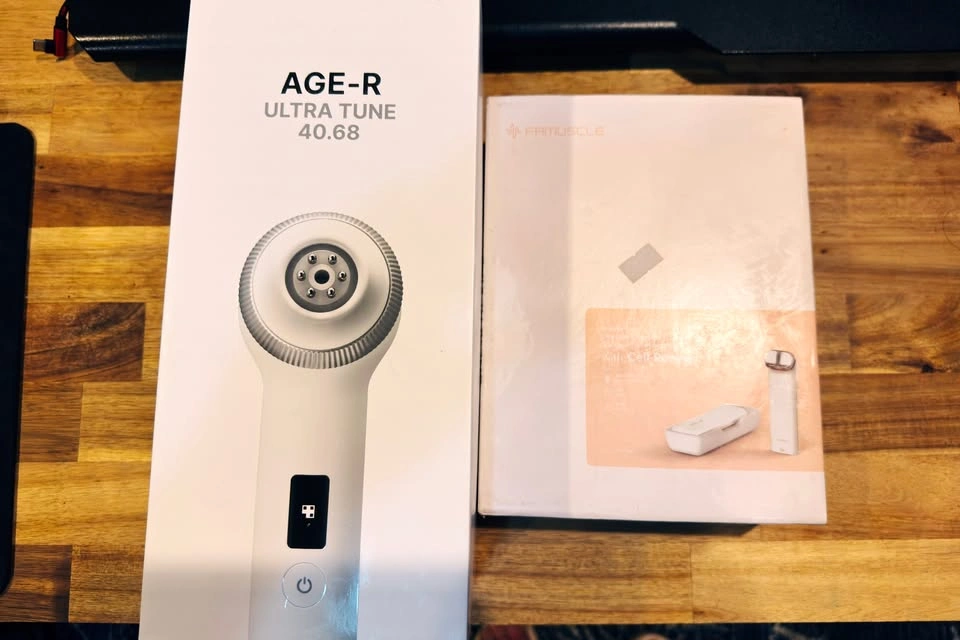 K-Beauty Device Set: EOS, Medicube, and Famucle - photo 2