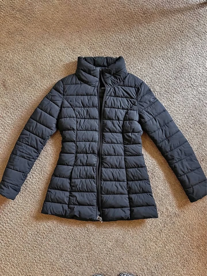 Guess Stretch Puffer Jacket - Size Small