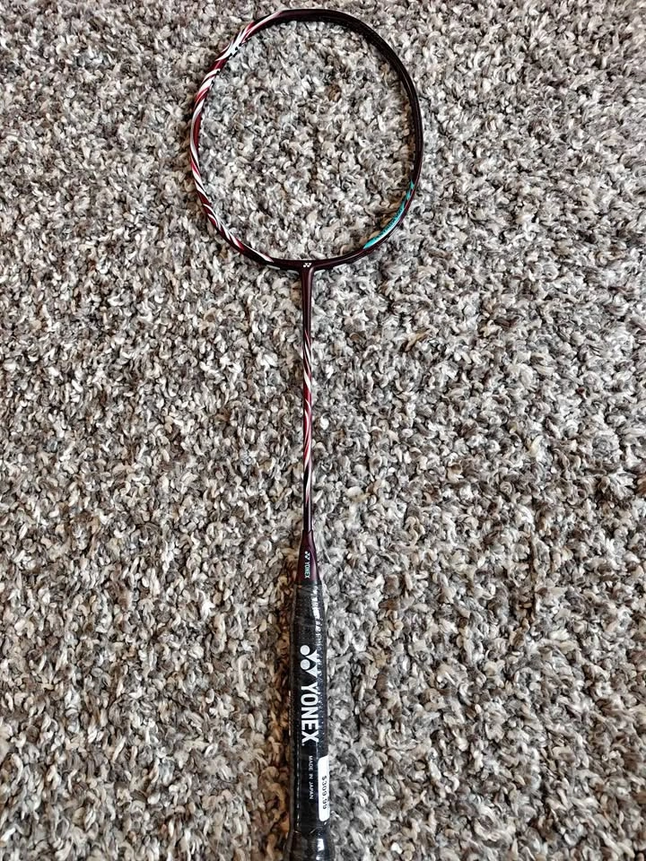 Yonex Astrox 100zz 4UG5