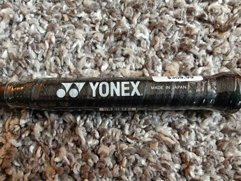 Yonex Astrox 100zz 4UG5 - photo 4