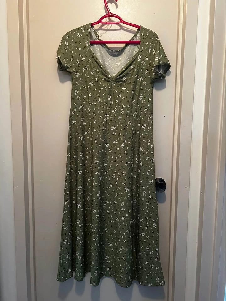 Dresses & Skirts - photo 2
