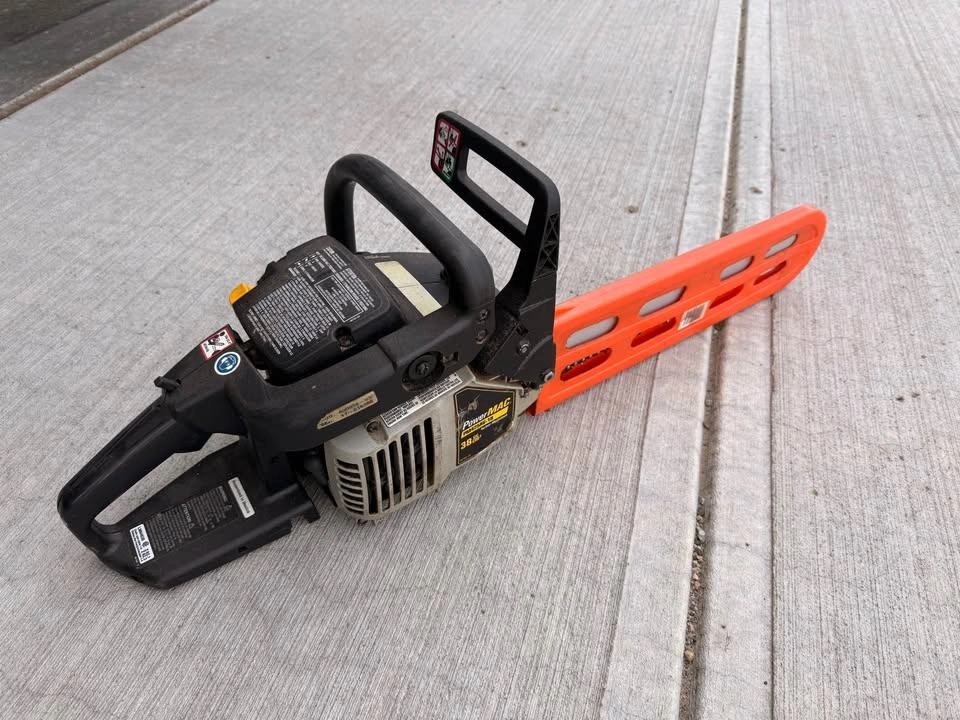 McCulloch PowerMac PM425AV-18 Chainsaw – 38cc / 18" (Sold As-Is) - photo 4
