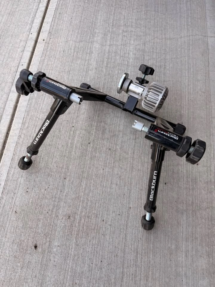 Blackburn Tech Fluid Indoor Bicycle Trainer - photo 2