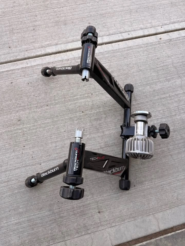 Blackburn Tech Fluid Indoor Bicycle Trainer - photo 3